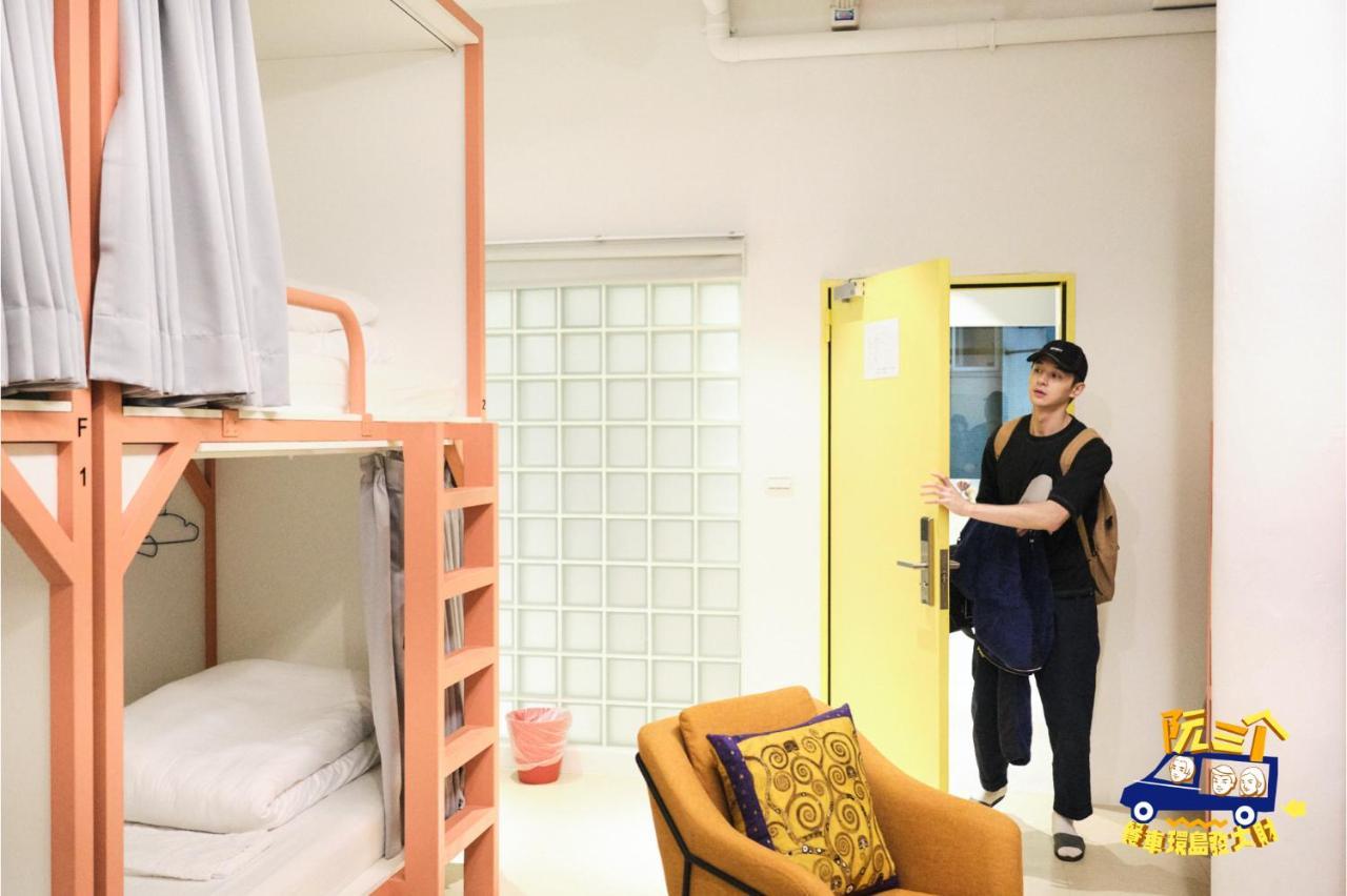 TG Hostel - stay together Taichung Eksteriør billede